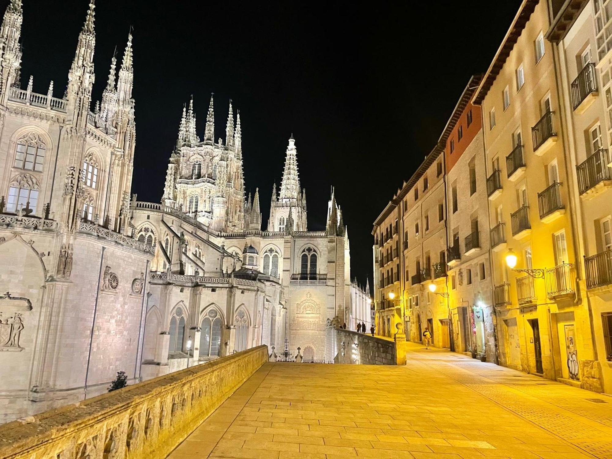 Contemplando La Catedral By Exclusive Burgos Apartments Dış mekan fotoğraf
